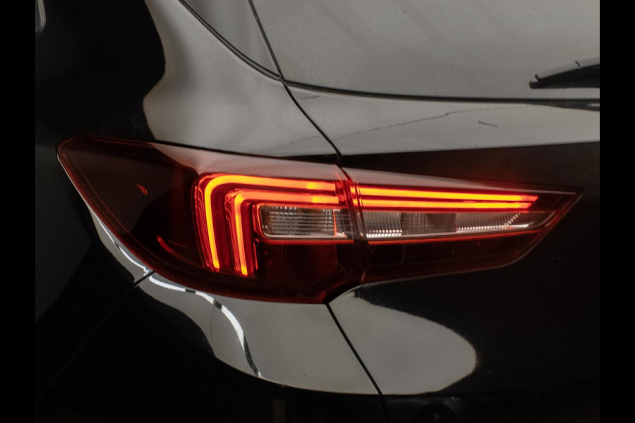 Opel Grandland X 1.2 Turbo Business Executive Sport (APPLE CARPLAY,NAVI,LED,STOELVERWARMING,LANE ASSIST,PDC,CRUISE,SPORTSTOELEN)