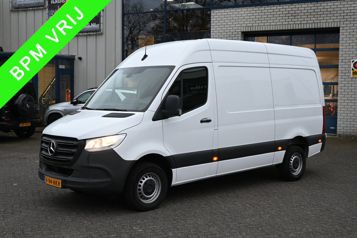 Mercedes-Benz Sprinter 317 CDI L2H2 RWD MBUX met camera, LED in laadruimte, Opstap
