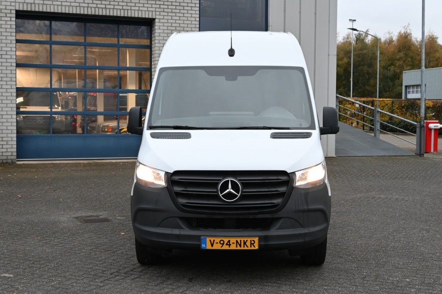 Mercedes-Benz Sprinter 317 CDI L2H2 RWD MBUX met camera, LED in laadruimte, Opstap