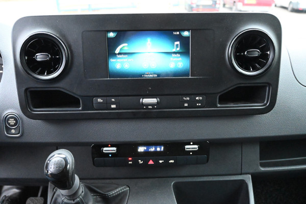 Mercedes-Benz Sprinter 317 CDI L2H2 RWD MBUX met camera, LED in laadruimte, Opstap