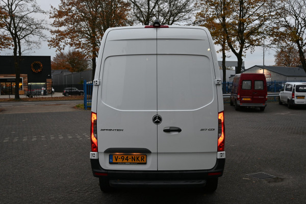 Mercedes-Benz Sprinter 317 CDI L2H2 RWD MBUX met camera, LED in laadruimte, Opstap