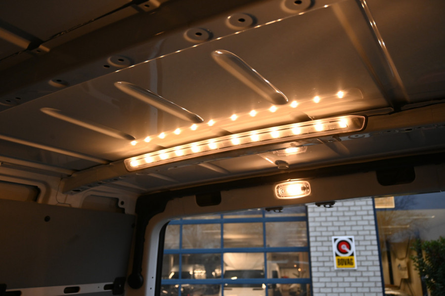 Mercedes-Benz Sprinter 317 CDI L2H2 RWD MBUX met camera, LED in laadruimte, Opstap