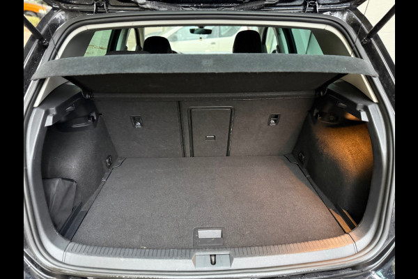 Volkswagen Golf 1.6 TDI Highline Business R l Facelift l Navi l PDC l ACC l Distr VV l Rijdt & Schakelt zeer goed l