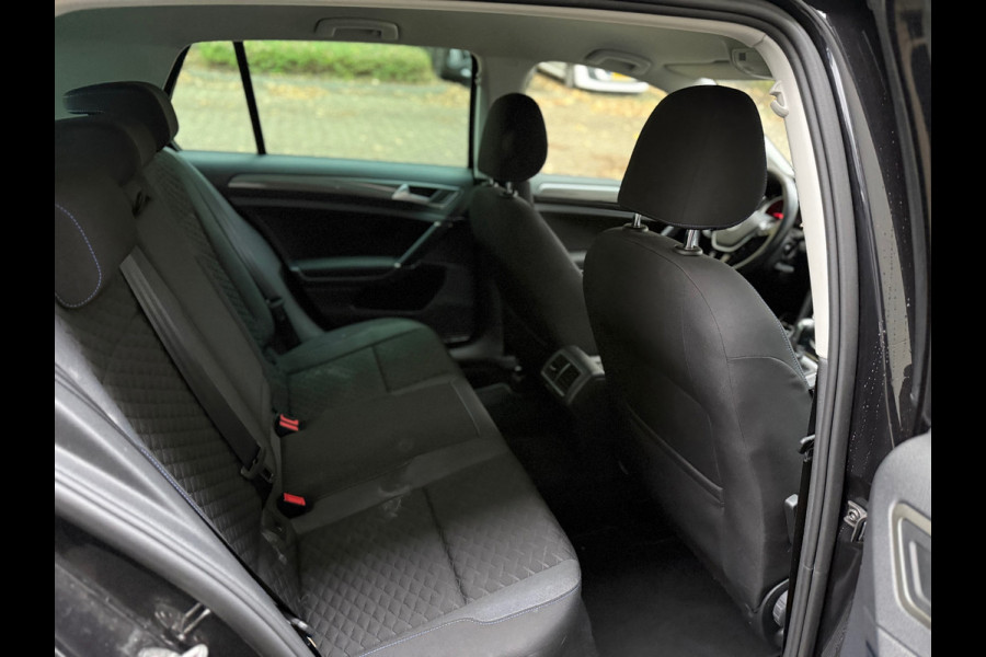 Volkswagen Golf 1.6 TDI Highline Business R l Facelift l Navi l PDC l ACC l Distr VV l Rijdt & Schakelt zeer goed l