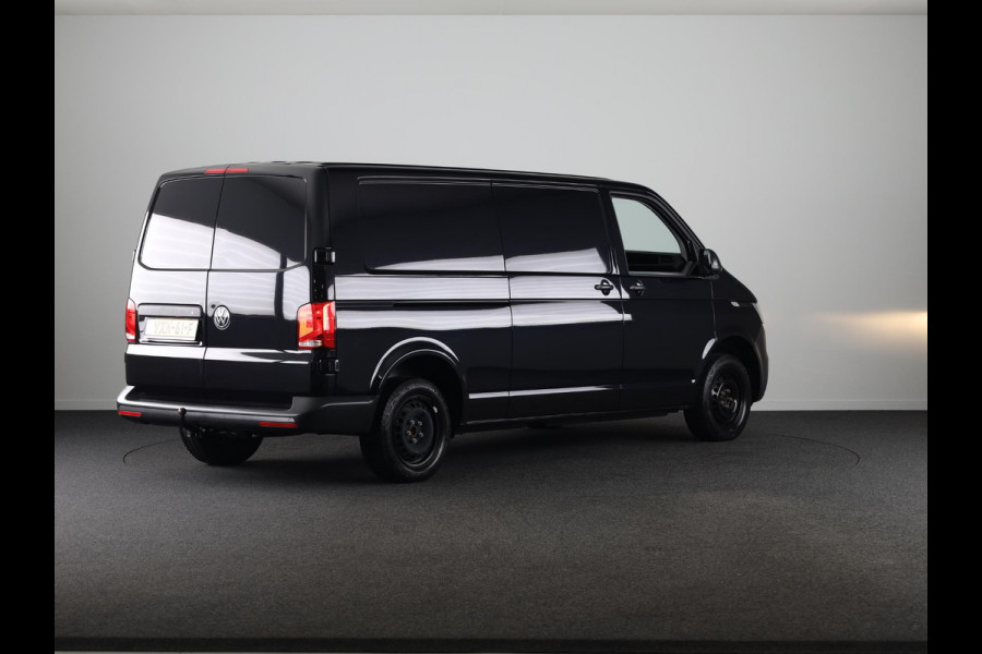 Volkswagen Transporter 2.0 TDI L2H3 28 110 pk | Verlengde garantie | Navigatie via App | Trekhaak | Parkeersensoren achter | Cruise control |