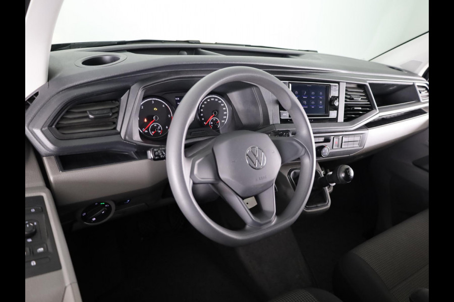 Volkswagen Transporter 2.0 TDI L2H3 28 110 pk | Verlengde garantie | Navigatie via App | Trekhaak | Parkeersensoren achter | Cruise control |