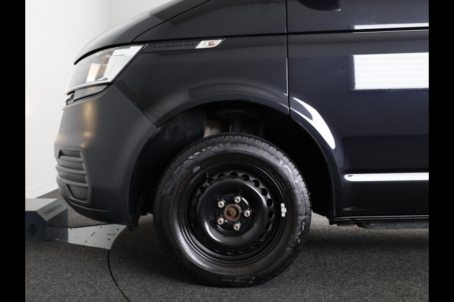 Volkswagen Transporter 2.0 TDI L2H3 28 110 pk | Verlengde garantie | Navigatie via App | Trekhaak | Parkeersensoren achter | Cruise control |