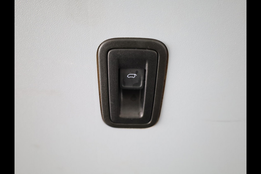 Volkswagen Transporter 2.0 TDI L2H3 28 110 pk | Verlengde garantie | Navigatie via App | Trekhaak | Parkeersensoren achter | Cruise control |
