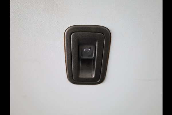 Volkswagen Transporter 2.0 TDI L2H3 28 110 pk | Verlengde garantie | Navigatie via App | Trekhaak | Parkeersensoren achter | Cruise control |