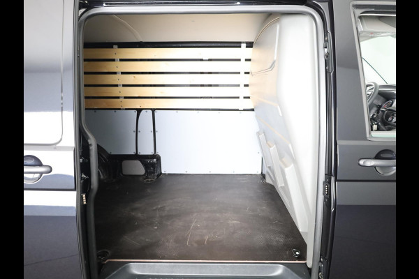 Volkswagen Transporter 2.0 TDI L2H3 28 110 pk | Verlengde garantie | Navigatie via App | Trekhaak | Parkeersensoren achter | Cruise control |