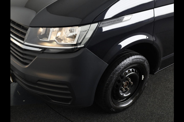 Volkswagen Transporter 2.0 TDI L2H3 28 110 pk | Verlengde garantie | Navigatie via App | Trekhaak | Parkeersensoren achter | Cruise control |