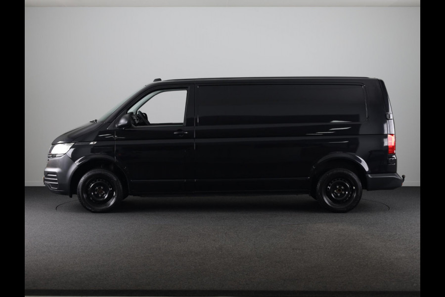 Volkswagen Transporter 2.0 TDI L2H3 28 110 pk | Verlengde garantie | Navigatie via App | Trekhaak | Parkeersensoren achter | Cruise control |