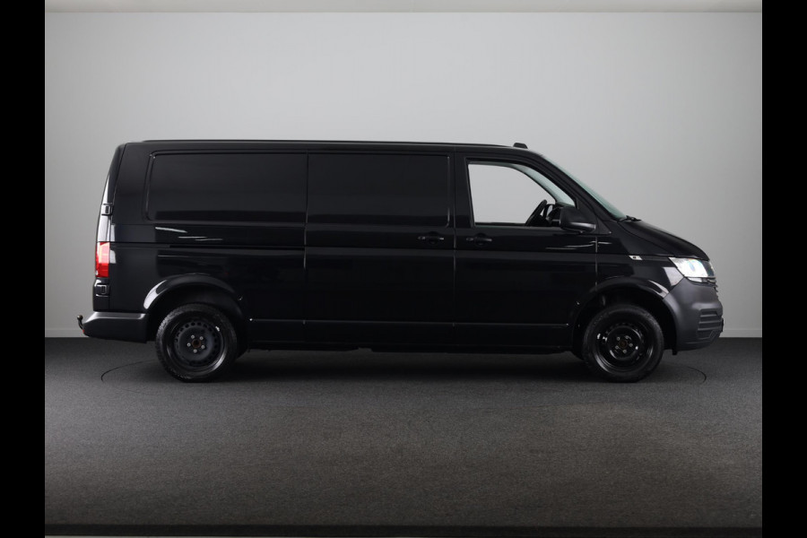 Volkswagen Transporter 2.0 TDI L2H3 28 110 pk | Verlengde garantie | Navigatie via App | Trekhaak | Parkeersensoren achter | Cruise control |