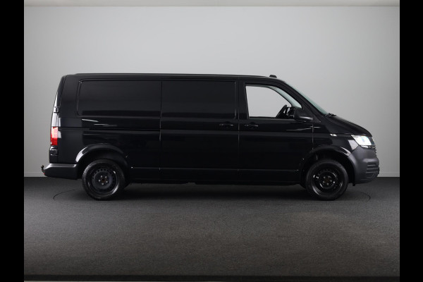 Volkswagen Transporter 2.0 TDI L2H3 28 110 pk | Verlengde garantie | Navigatie via App | Trekhaak | Parkeersensoren achter | Cruise control |