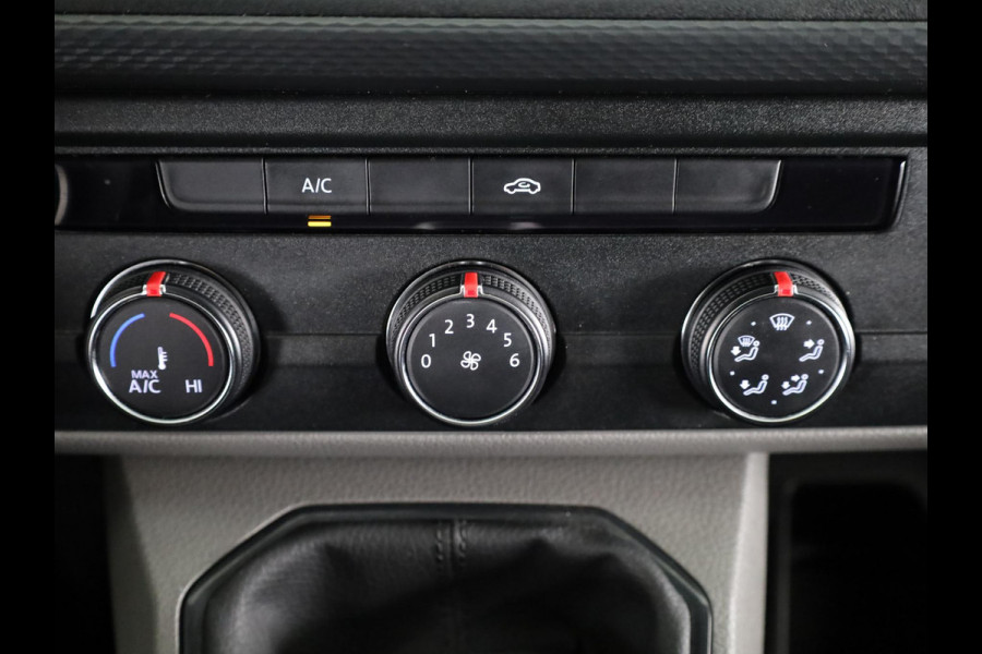 Volkswagen Transporter 2.0 TDI L2H3 28 110 pk | Verlengde garantie | Navigatie via App | Trekhaak | Parkeersensoren achter | Cruise control |