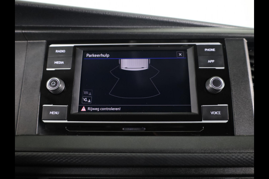 Volkswagen Transporter 2.0 TDI L2H3 28 110 pk | Verlengde garantie | Navigatie via App | Trekhaak | Parkeersensoren achter | Cruise control |