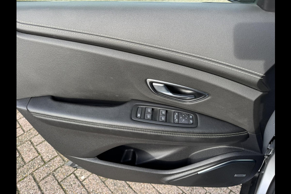 Renault Scénic 1.3 TCe Intens Automaat Adaptive cruise Clima Bose Apple / Android Trekhaak Camera v+a Parkeerhulp