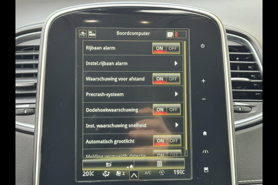 Renault Scénic 1.3 TCe Intens Automaat Adaptive cruise Clima Bose Apple / Android Trekhaak Camera v+a Parkeerhulp