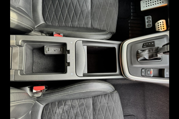 Renault Scénic 1.3 TCe Intens Automaat Adaptive cruise Clima Bose Apple / Android Trekhaak Camera v+a Parkeerhulp