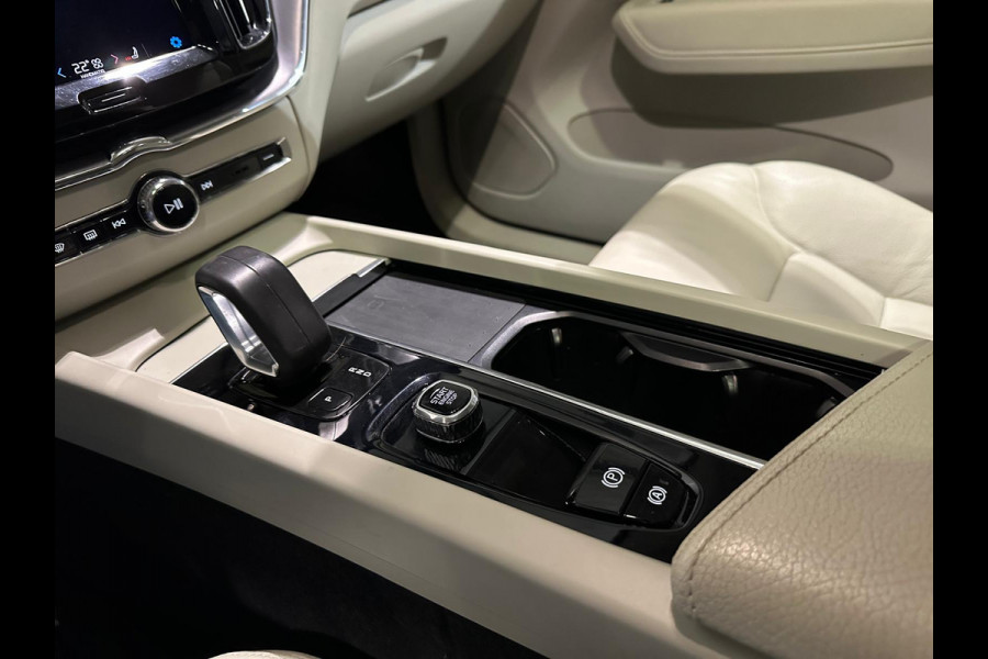 Volvo XC60 T6 Aut. LongRange Inscription Panoramadak Leder Parkeercamera 340pk