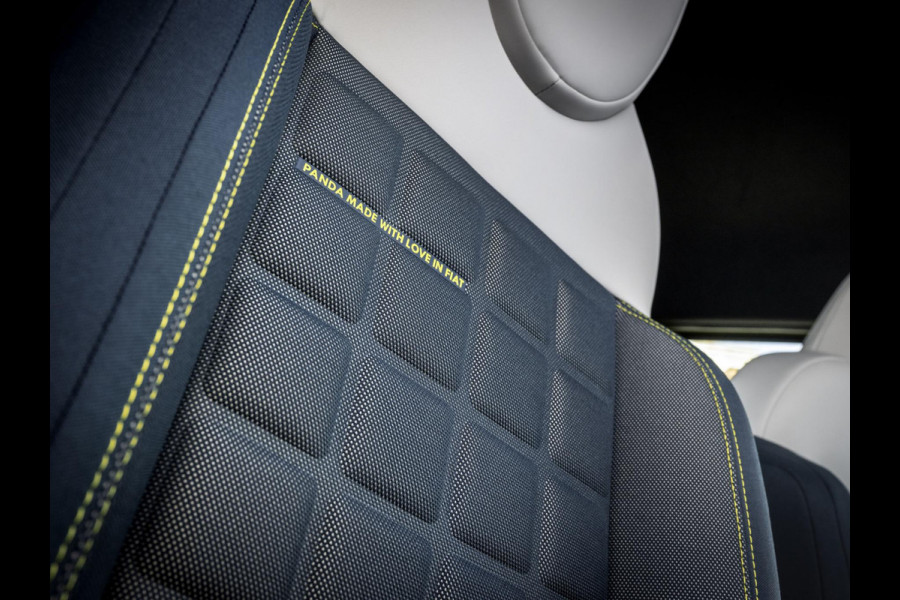 Fiat Grande Panda La Prima 44 kWh | Uit voorraad leverbaar | Clima | Cruise | Camera | Apple Carplay | 17" | Navi | Winter Pack