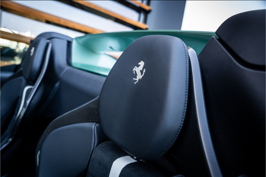 Ferrari 296 GTS 3.0 V6 - Verde Francesca | Spyder l 830PK! l Race Display l Racing Seats | Carbon