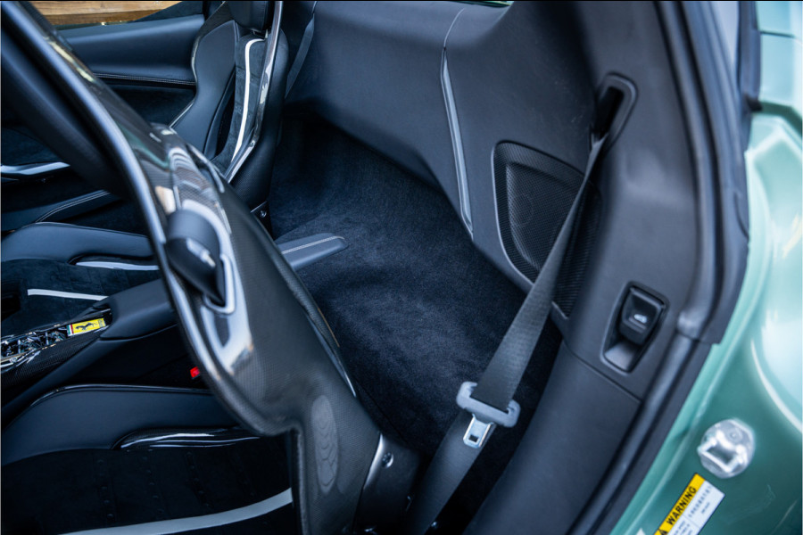 Ferrari 296 GTS 3.0 V6 - Verde Francesca | Spyder l 830PK! l Race Display l Racing Seats | Carbon