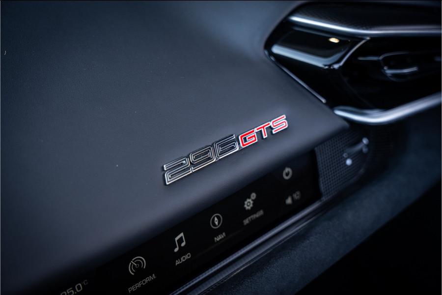 Ferrari 296 GTS 3.0 V6 - Verde Francesca | Spyder l 830PK! l Race Display l Racing Seats | Carbon