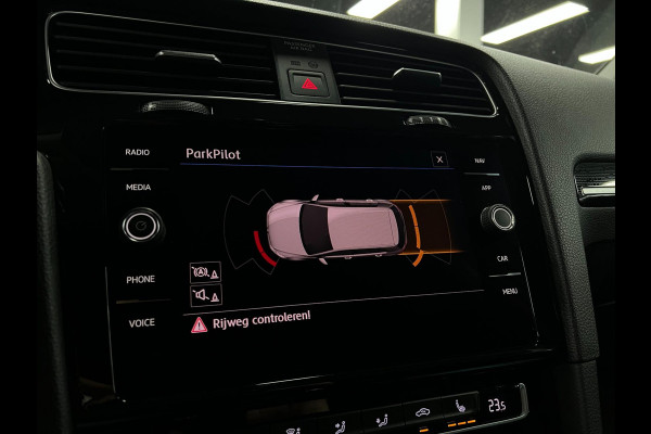 Volkswagen Golf 7.5 1.5 TSI R-LINE | ACC | CARPLAY |LED|