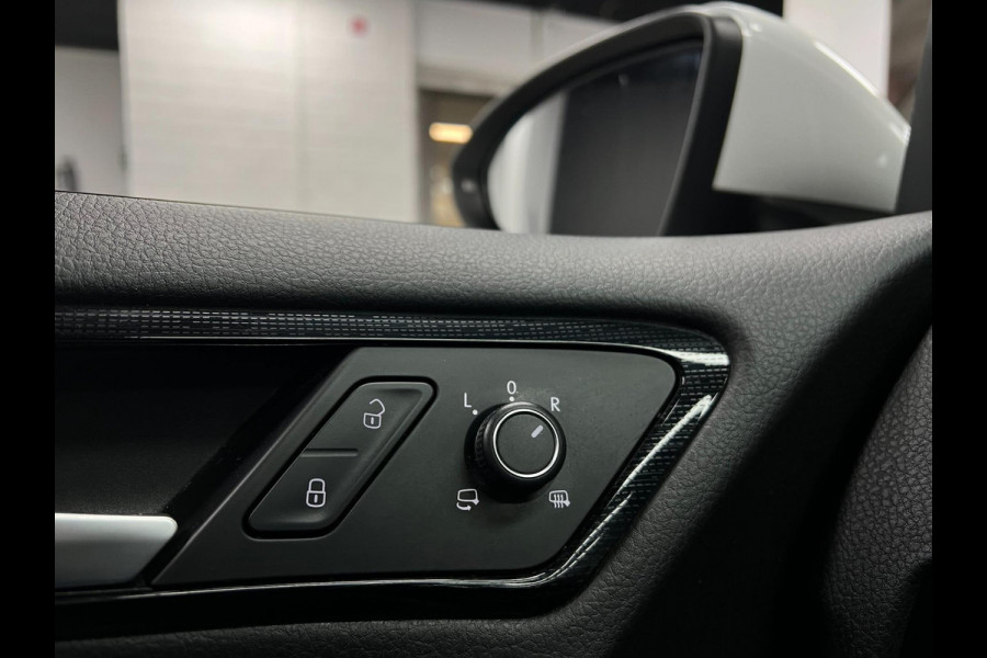 Volkswagen Golf 7.5 1.5 TSI R-LINE | ACC | CARPLAY |LED|