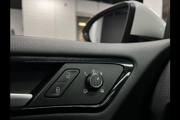 Volkswagen Golf 7.5 1.5 TSI R-LINE | ACC | CARPLAY |LED|