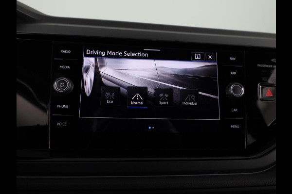 Volkswagen Taigo 1.5 TSI R-Line Business 150PK | Automaat (DSG) | Navigatie | Camera | Stoelverwarming | 18 Inch | Keyless entry