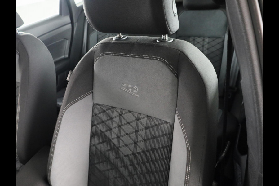 Volkswagen Taigo 1.5 TSI R-Line Business 150PK | Automaat (DSG) | Navigatie | Camera | Stoelverwarming | 18 Inch | Keyless entry