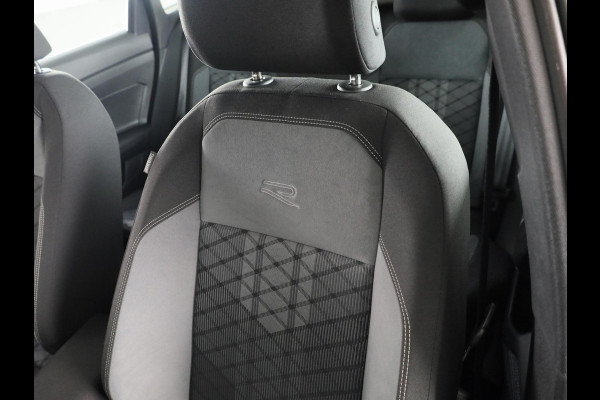 Volkswagen Taigo 1.5 TSI R-Line Business 150PK | Automaat (DSG) | Navigatie | Camera | Stoelverwarming | 18 Inch | Keyless entry