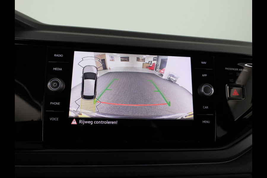 Volkswagen Taigo 1.5 TSI R-Line Business 150PK | Automaat (DSG) | Navigatie | Camera | Stoelverwarming | 18 Inch | Keyless entry