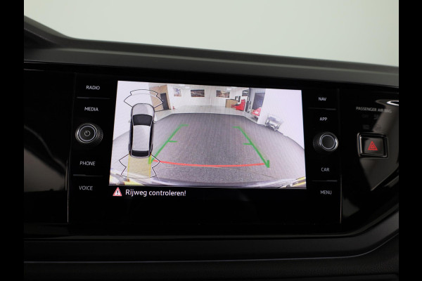 Volkswagen Taigo 1.5 TSI R-Line Business 150PK | Automaat (DSG) | Navigatie | Camera | Stoelverwarming | 18 Inch | Keyless entry