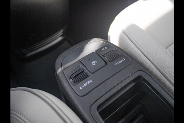 Fiat 500E Giorgio Armani Collector's Edition 42 kWh | 17% Bijtelling | Zeer Exclusief | Beperkte Oplage !