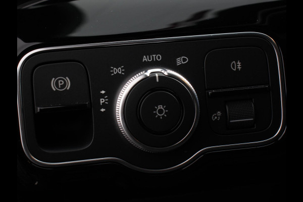 Mercedes-Benz CLA-Klasse Shooting Brake 200 163pk DCT Progressive | Navigatie | Camera | Parkeersensoren | Elektrische achterklep | Stoelverwarming | Cruise Control | Ledverlichting | Climate Control