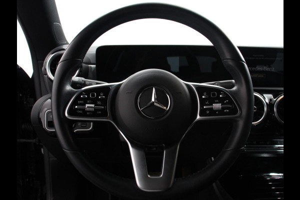 Mercedes-Benz CLA-Klasse Shooting Brake 200 163pk DCT Progressive | Navigatie | Camera | Parkeersensoren | Elektrische achterklep | Stoelverwarming | Cruise Control | Ledverlichting | Climate Control