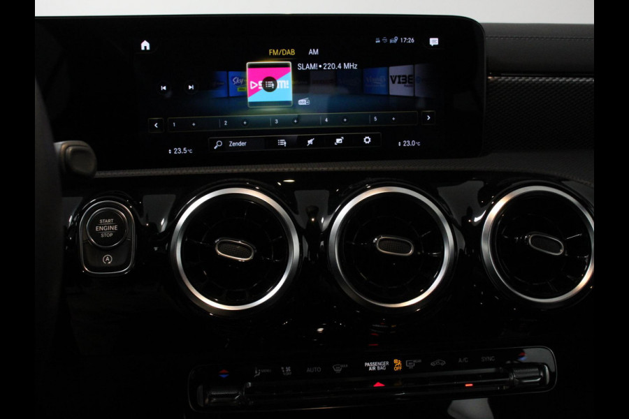 Mercedes-Benz CLA-Klasse Shooting Brake 200 163pk DCT Progressive | Navigatie | Camera | Parkeersensoren | Elektrische achterklep | Stoelverwarming | Cruise Control | Ledverlichting | Climate Control