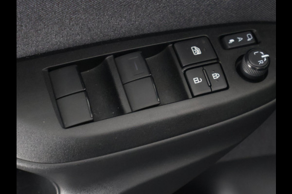 Toyota Yaris 1.5 Hybrid 115 Dynamic Luxury | Stuur- & Stoelverwarming | Dodehoek Detectie | Comfort Pack |