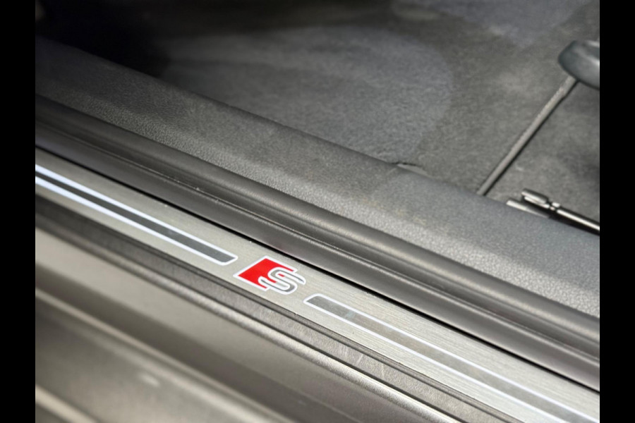 Audi A4 Limousine 35 TFSI S edition Competition 3 x S-line | NAP | Pano | Stoelverwarming | Sfeerverlichting | DAB | CarPlay
