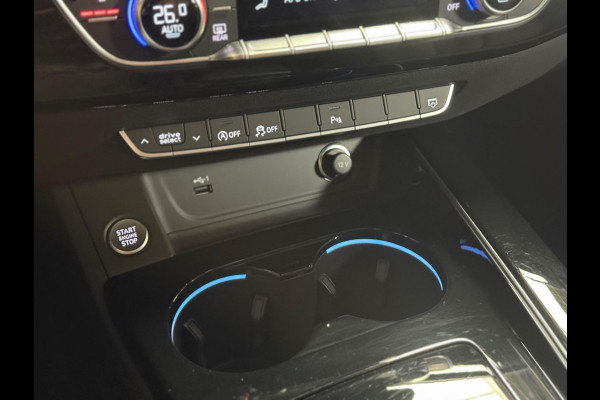 Audi A4 Limousine 35 TFSI S edition Competition 3 x S-line | NAP | Pano | Stoelverwarming | Sfeerverlichting | DAB | CarPlay