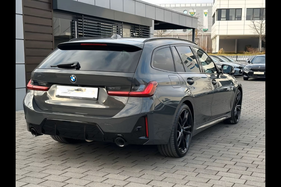 BMW 3 Serie Touring 320d xDrive M-SPORT ** LED, NAVI+, PANORAMA, HuD, TREKH, 19-inch LMV, DRAVIT GRAU ** 1e EIG - UNFALLFREI ** ** INFORMEER OOK NAAR ONZE AANTREKKELIJKE FINANCIAL-LEASE TARIEVEN **