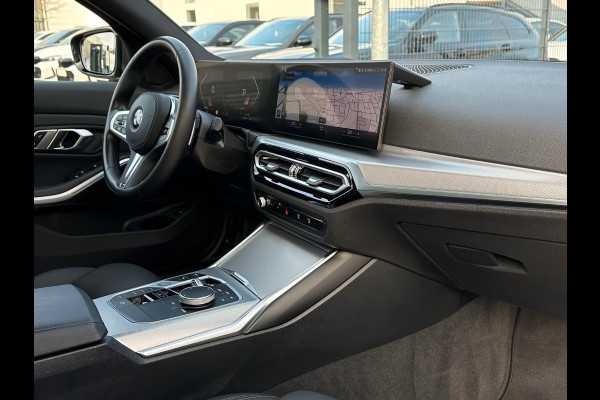 BMW 3 Serie Touring 320d xDrive M-SPORT ** LED, NAVI+, PANORAMA, HuD, TREKH, 19-inch LMV, DRAVIT GRAU ** 1e EIG - UNFALLFREI ** ** INFORMEER OOK NAAR ONZE AANTREKKELIJKE FINANCIAL-LEASE TARIEVEN **