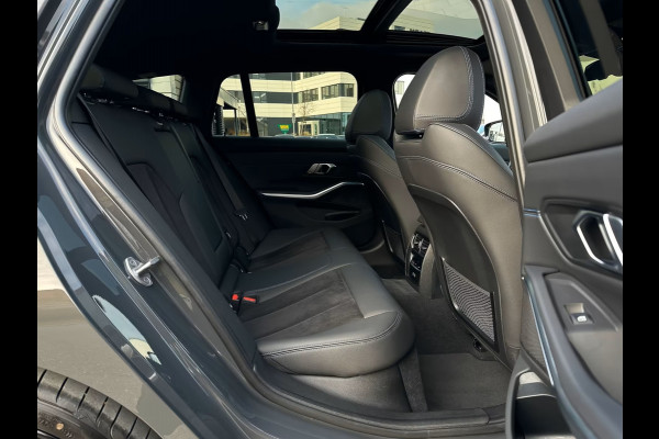 BMW 3 Serie Touring 320d xDrive M-SPORT ** LED, NAVI+, PANORAMA, HuD, TREKH, 19-inch LMV, DRAVIT GRAU ** 1e EIG - UNFALLFREI ** ** INFORMEER OOK NAAR ONZE AANTREKKELIJKE FINANCIAL-LEASE TARIEVEN **