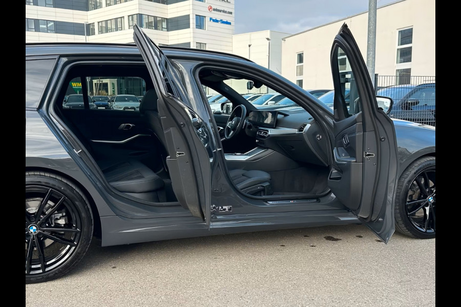 BMW 3 Serie Touring 320d xDrive M-SPORT ** LED, NAVI+, PANORAMA, HuD, TREKH, 19-inch LMV, DRAVIT GRAU ** 1e EIG - UNFALLFREI ** ** INFORMEER OOK NAAR ONZE AANTREKKELIJKE FINANCIAL-LEASE TARIEVEN **