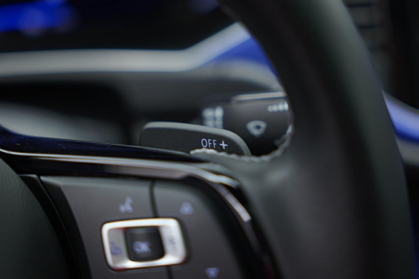 Volkswagen T-Roc 2.0 TSI 4Motion R |Pano|Akra|Dodehoek|Beats|Leder|