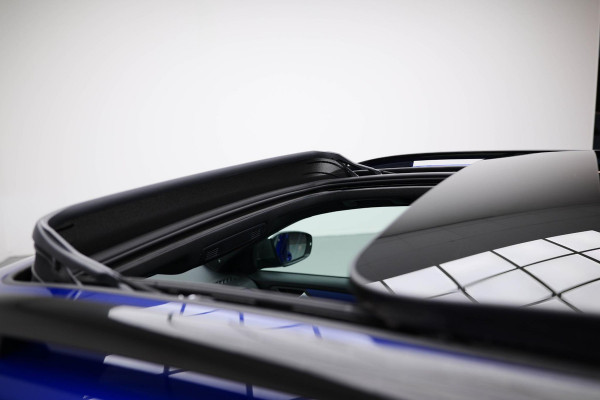 Volkswagen T-Roc 2.0 TSI 4Motion R |Pano|Akra|Dodehoek|Beats|Leder|