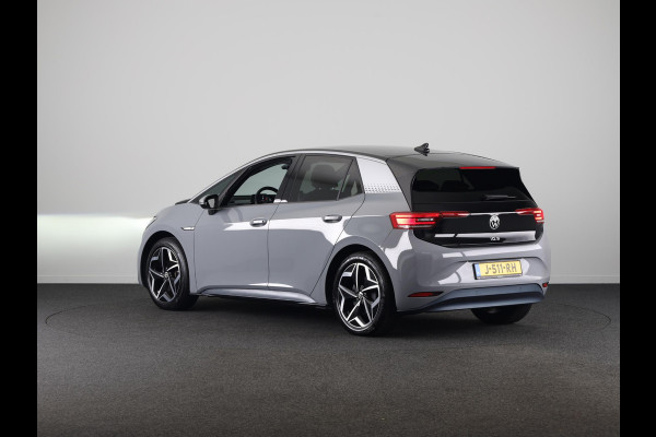 Volkswagen ID.3 First Plus 58 kWh 204 pk | Navigatie | Parkeersensoren | Achteruitrijcamera | Adaptieve cruise control | Matrix LED koplampen | Stoelverwarming |